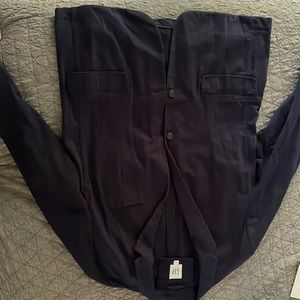 GAP men’s XL navy cotton jacket. Great condition. No tears, fade not stains.